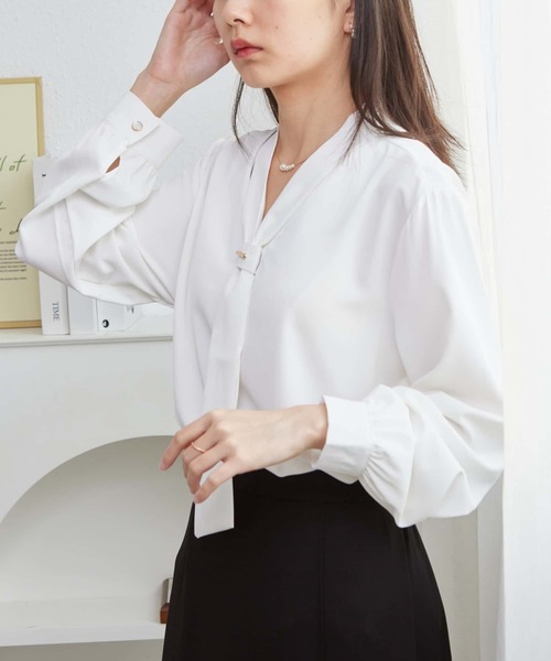 MAISON DE THERESE(メゾン ド テレーズ)の「Vネック長袖ブラウス(シャツ/ブラウス・レディース・ホワイト・S/M/L)」の12枚目の写真