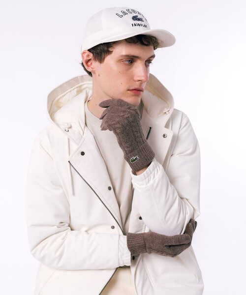 LACOSTE（ラコステ）の「ケーブルニットグローブ タッチパネル対応（手袋・メンズ・ブラック/オフホワイト/グレー/ダークネイビー/ベージュ・FREE）」の4枚目の写真