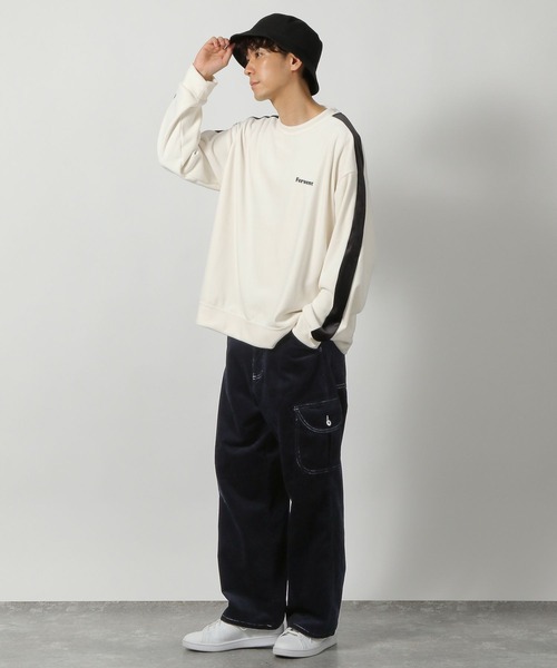 LAKOLE(ラコレ)の「ベロアトラックプルオーバー / 147374(その他トップス・メンズ・ブラック/ブルー/ホワイト・LARGE/MEDIUM)」の4枚目の写真