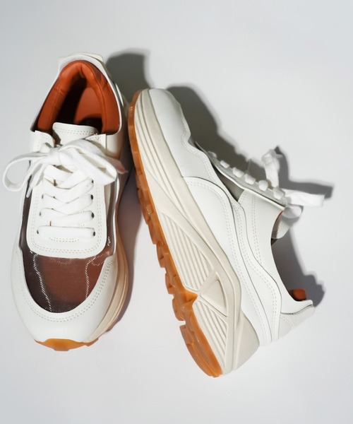 carino（カリーノ）の「シースルー厚底スニーカー（スニーカー・レディース・ベージュ系その他/ホワイト系その他2/クリアブラック・24cm/23.5cm/23cm/22.5cm/24.5cm）」の12枚目の写真