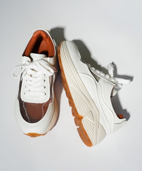 carino（カリーノ）の「シースルー厚底スニーカー（スニーカー・レディース・ベージュ系その他/ホワイト系その他2/クリアブラック・24cm/23.5cm/23cm/22.5cm/24.5cm）」の16枚目の写真