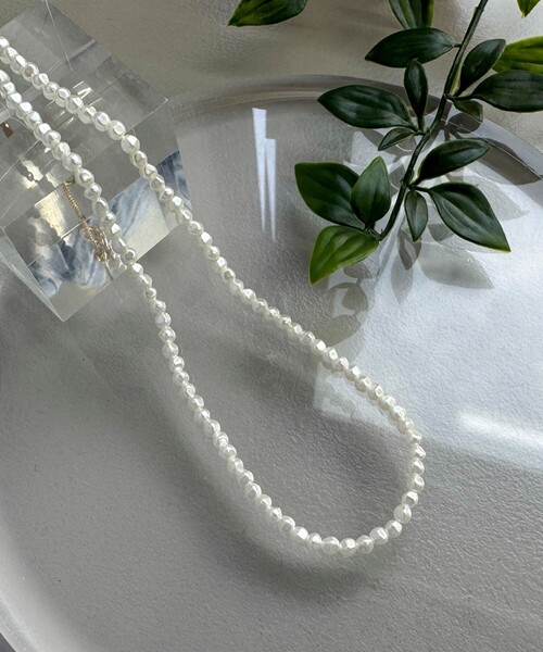 fredy emue（フレディエミュ）の「ランダムパールアジャストネックレス（ネックレス・レディース・シルバー/ゴールド・FREE）」の2枚目の写真