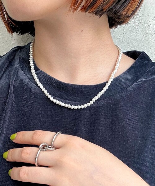 fredy emue（フレディエミュ）の「ランダムパールアジャストネックレス（ネックレス・レディース・シルバー/ゴールド・FREE）」の3枚目の写真