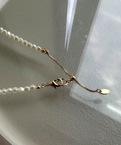 fredy emue（フレディエミュ）の「ランダムパールアジャストネックレス（ネックレス・レディース・シルバー/ゴールド・FREE）」の8枚目の写真