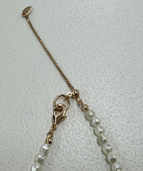fredy emue（フレディエミュ）の「ランダムパールアジャストネックレス（ネックレス・レディース・シルバー/ゴールド・FREE）」の6枚目の写真