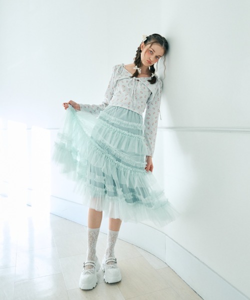 Lovilyn（ラヴィリン）の「リボン&フラワー柄ボレロキャミアンサンブル