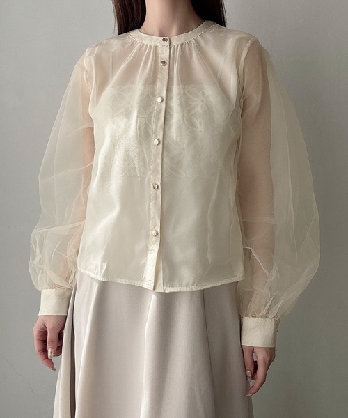 Meiru（メイル）の「ゴールドボタンシアーシャツ（シャツ/ブラウス・レディース・アイボリー/チャコール/ブラック・LARGE/MEDIUM/SMALL）」の4枚目の写真