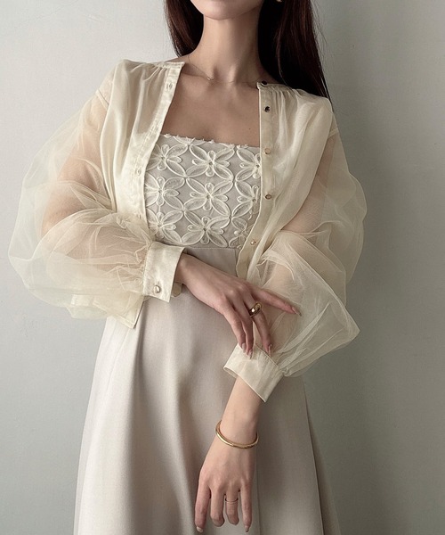 Meiru（メイル）の「ゴールドボタンシアーシャツ（シャツ/ブラウス・レディース・アイボリー/チャコール/ブラック・LARGE/MEDIUM/SMALL）」の5枚目の写真