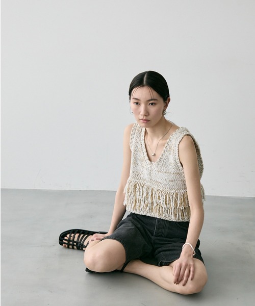 Trish（トリッシュ）の「Vネックフリンジベスト（ベスト・レディース・ラベンダー/ホワイト/ブラウン・MEDIUM）」の11枚目の写真