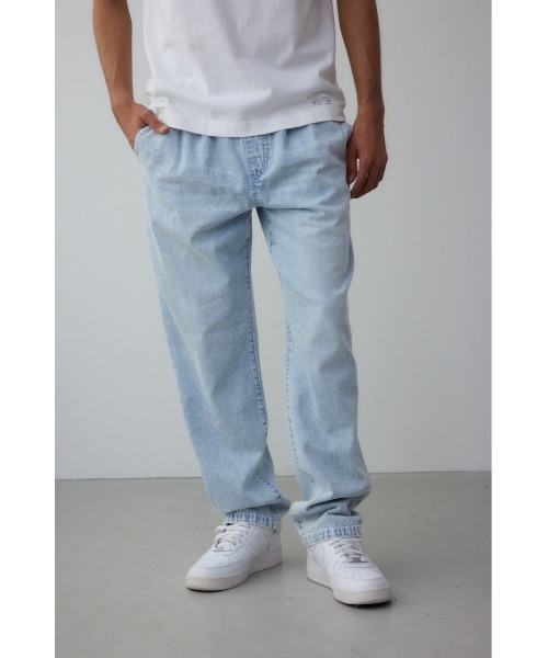 AZUL by moussy(アズールバイマウジー)の「AZUL DENIM リラックスワイド(デニムパンツ・メンズ・ライトブルー/ブラック/ブルー・MEDIUM/LARGE)」の2枚目の写真