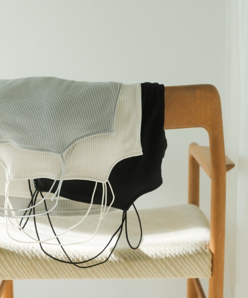 Bou Jeloud（ブージュルード）の「カップ付リブバッククロスキャミ（キャミソール・レディース・ブラック/オフホワイト/グレー・M）」の4枚目の写真