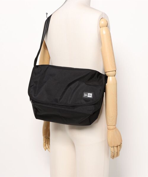 NEW ERA(ニューエラ)の「【NEW ERA/ニューエラ】SHOULDER BAG(ショルダーバッグ・メンズ・ブラック/ストーン/ブラック×ホワイト/ブラック系その他・FREE)」の18枚目の写真
