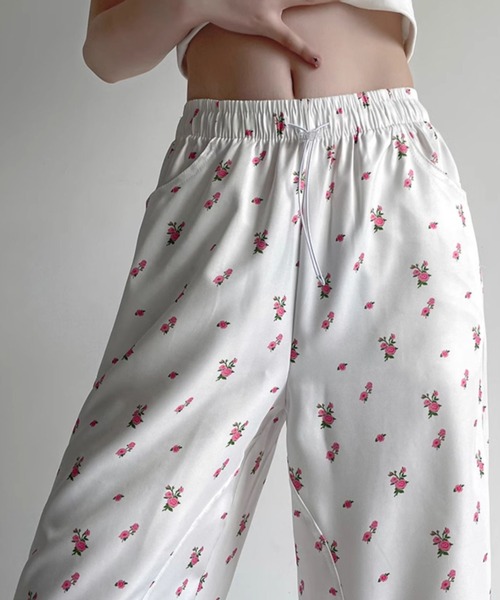 セール】小花柄ホワイトイージーフレアパンツ（その他パンツ