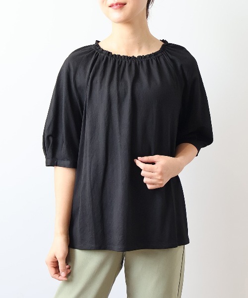 MB mint breeze(エムビーミントブリーズ)の「【L~5L 大きいサイズ】モクロディギャザーカラープルオーバー(Tシャツ/カットソー・レディース・ブラック/イエロー/ブルー・5L/LL/3L/4L)」の2枚目の写真
