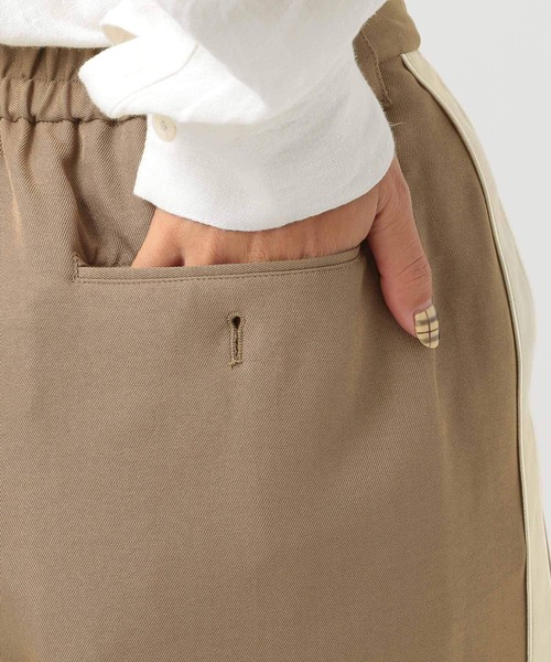 BAYFLOW（ベイフロー）の「[シワになりにくい]サイドラインスラックス（その他パンツ・レディース・ブラック/モカ・SMALL/MEDIUM）」の20枚目の写真