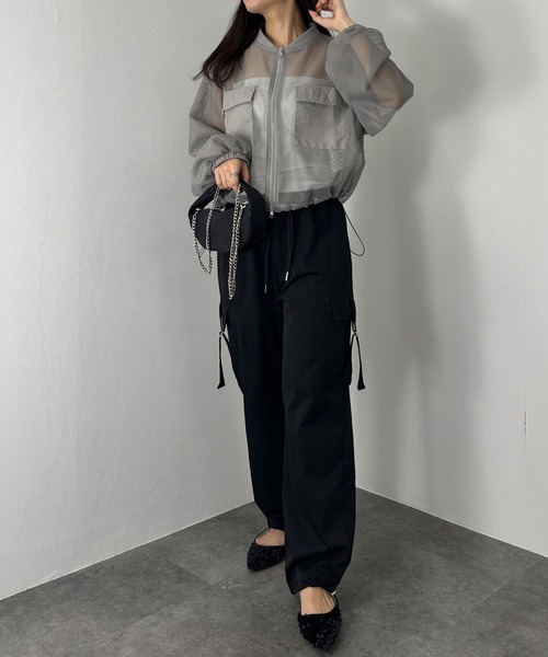 ISOOK（アイスー）の「【ISOOK / アイスー】メッシュライトブルゾン / シアージャケット 薄手 クロップド丈アウター フィッシュネット ドロスト 胸ポケット レイヤード 重ね着 ノーカラー ぽわん袖 2way 白 ホワイト グレー ZOZOTOWN限定（ブルゾン・レディース・グレー/アイボリー・FREE）」の9枚目の写真