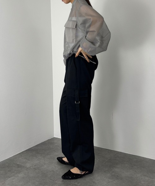 ISOOK（アイスー）の「【ISOOK / アイスー】メッシュライトブルゾン / シアージャケット 薄手 クロップド丈アウター フィッシュネット ドロスト 胸ポケット レイヤード 重ね着 ノーカラー ぽわん袖 2way 白 ホワイト グレー ZOZOTOWN限定（ブルゾン・レディース・グレー/アイボリー・FREE）」の22枚目の写真