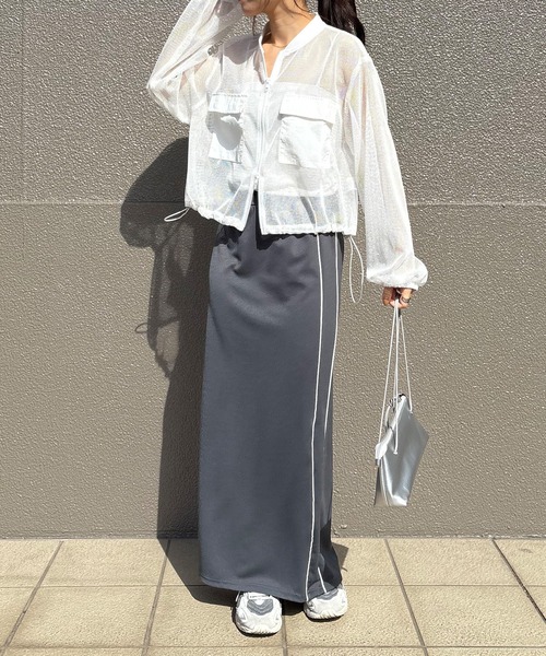 ISOOK（アイスー）の「【ISOOK / アイスー】メッシュライトブルゾン / シアージャケット 薄手 クロップド丈アウター フィッシュネット ドロスト 胸ポケット レイヤード 重ね着 ノーカラー ぽわん袖 2way 白 ホワイト グレー ZOZOTOWN限定（ブルゾン・レディース・グレー/アイボリー・FREE）」の5枚目の写真