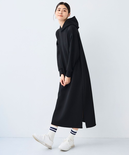 CROSS FUNCTION（クロスファンクション）の「《シワになりにくい》エブ楽 なめらかダンボールフードワンピース【CF/クロスファンクション】（ワンピース・レディース・ブラウン/ブラック・L/M/LL）」の2枚目の写真