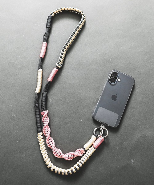 ALTROSE(アルトローズ)の「【11色展開】【全機種対応】スマホケースに挟むだけ! 配色 ソロモン編み ロープ モバイル ストラップホルダー スマホショルダー ストラップ(スマホグッズ・レディース・ブラック/グリーン/ピンク/ライトブルー/ベージュ/パープル/カーキ/ブラック×ブラック/ワイン/チェリーピンク/ブラウン・FREE)」の10枚目の写真