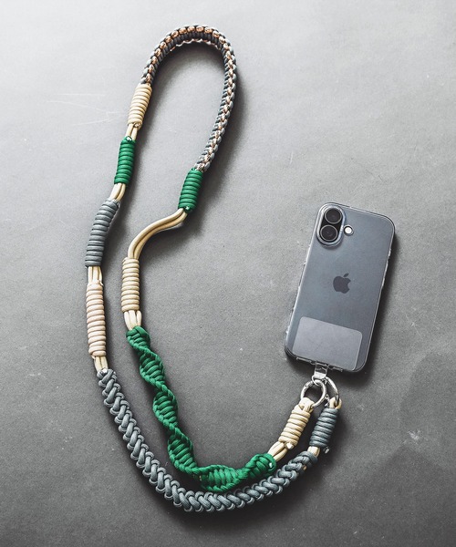 ALTROSE(アルトローズ)の「【11色展開】【全機種対応】スマホケースに挟むだけ! 配色 ソロモン編み ロープ モバイル ストラップホルダー スマホショルダー ストラップ(スマホグッズ・レディース・ブラック/グリーン/ピンク/ライトブルー/ベージュ/パープル/カーキ/ブラック×ブラック/ワイン/チェリーピンク/ブラウン・FREE)」の7枚目の写真