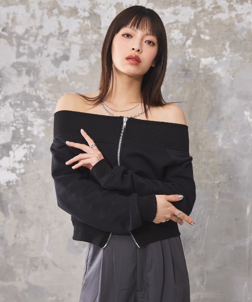 DIP IN CHOCOLATE(ディップインチョコレート)の「フロントジップ オフショルプルオーバー【DIP IN CHOCOLATE】(スウェット・レディース・ブラック/クリーム/ライトグレー・F)」の2枚目の写真