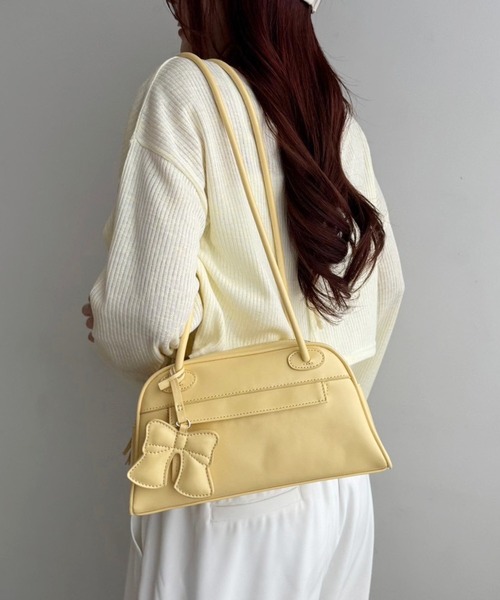 one after another NICE CLAUP(ワンアフターアナザーナイスクラップ)の「リボンチャーム付きボストンバッグ(ボストンバッグ・レディース・ダークブラウン/アイボリー/イエロー・FREE)」の20枚目の写真