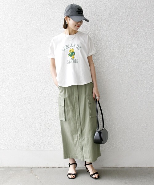 SHIPS any(シップス エニィ)の「【WEB限定/SHIPS any別注】THE KNiTS:〈洗濯機可能〉ラウンドヘム プリント ショート TEE(Tシャツ/カットソー・レディース・グレー/チャコールグレー/ホワイト・ONE SIZE)」の4枚目の写真