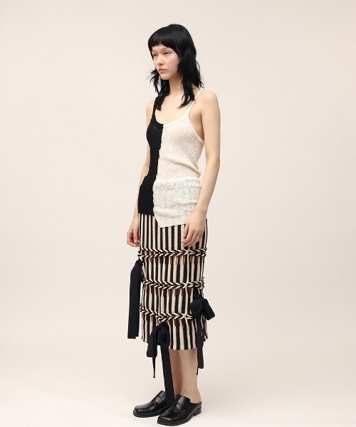 leinwande（ラインヴァンド）の「Blocking Twist Tank -top / ブロッキングツイストタンクトップ（キャミソール・レディース・ネイビー系/ブラック×ホワイト/カーキブラウン・ONE SIZE）」の5枚目の写真