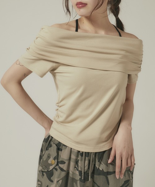 BLANK (ブランク)の「Off shoulder gathering Tops / オフショルギャザリング半袖トップス(Tシャツ/カットソー・レディース・ブラック/ベージュ/グレー/ブラウン/ピンク/ホワイト・FREE)」の5枚目の写真