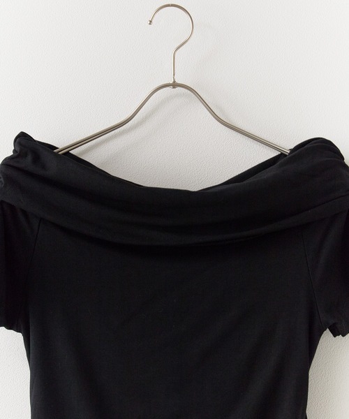 BLANK (ブランク)の「Off shoulder gathering Tops / オフショルギャザリング半袖トップス(Tシャツ/カットソー・レディース・ブラック/ベージュ/グレー/ブラウン/ピンク/ホワイト・FREE)」の7枚目の写真