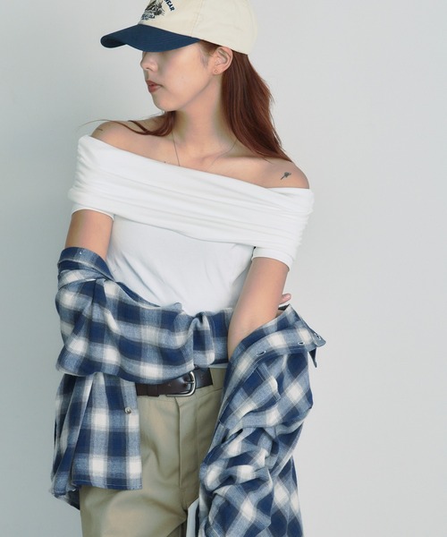 BLANK (ブランク)の「Off shoulder gathering Tops / オフショルギャザリング半袖トップス(Tシャツ/カットソー・レディース・ブラック/ベージュ/グレー/ブラウン/ピンク/ホワイト・FREE)」の22枚目の写真