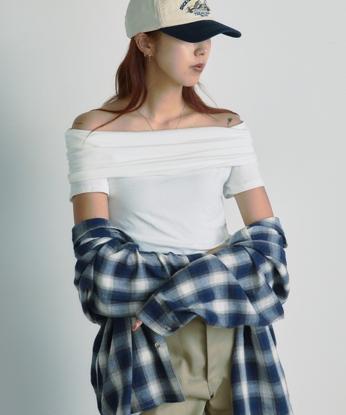 BLANK (ブランク)の「Off shoulder gathering Tops / オフショルギャザリング半袖トップス(Tシャツ/カットソー・レディース・ブラック/ベージュ/グレー/ブラウン/ピンク/ホワイト・FREE)」の21枚目の写真