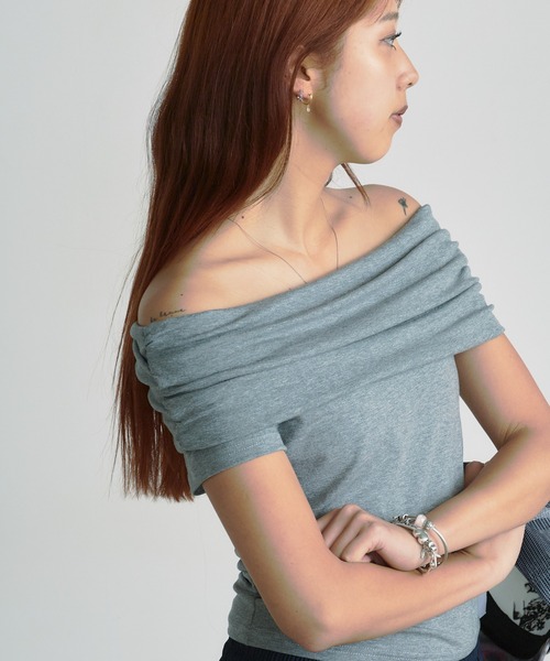 BLANK (ブランク)の「Off shoulder gathering Tops / オフショルギャザリング半袖トップス(Tシャツ/カットソー・レディース・ブラック/ベージュ/グレー/ブラウン/ピンク/ホワイト・FREE)」の11枚目の写真