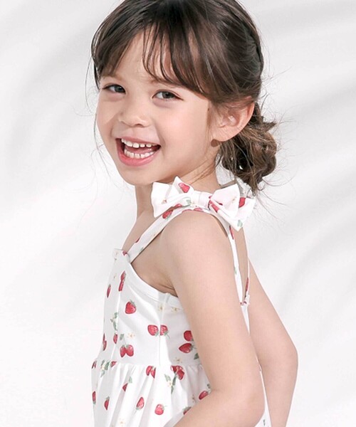 SLAP SLIP（スラップスリップ）の「【お揃い】肩リボンフルーツ総柄ワンピース型スイムウェア(90~130cm)（水着・キッズ・イエロー系その他/ホワイト系その他・90cm/100cm/110cm/120cm/130cm）」の8枚目の写真