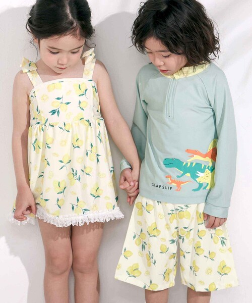 SLAP SLIP（スラップスリップ）の「【お揃い】肩リボンフルーツ総柄ワンピース型スイムウェア(90~130cm)（水着・キッズ・イエロー系その他/ホワイト系その他・90cm/100cm/110cm/120cm/130cm）」の12枚目の写真