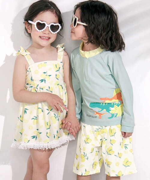SLAP SLIP（スラップスリップ）の「【お揃い】肩リボンフルーツ総柄ワンピース型スイムウェア(90~130cm)（水着・キッズ・イエロー系その他/ホワイト系その他・90cm/100cm/110cm/120cm/130cm）」の13枚目の写真