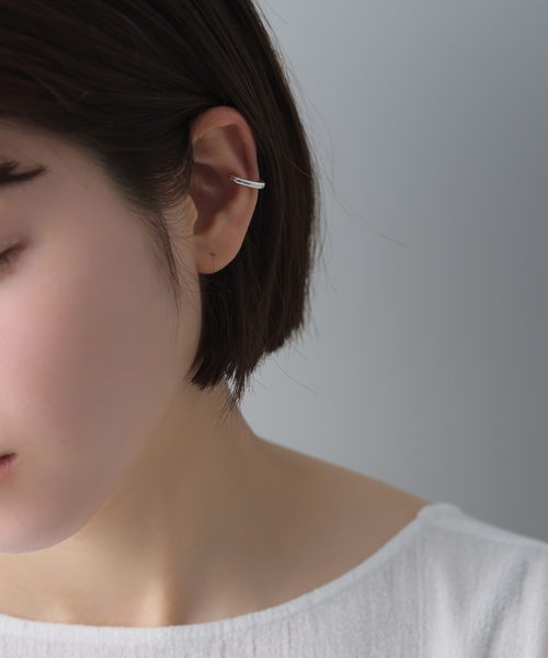 Lilas(リラ)の「【SAMH by LILAS】カフイヤリングオーバル SV(片耳)(イヤーカフ・レディース・シルバー・FREE)」の2枚目の写真