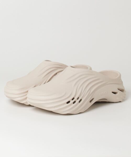 crocs(クロックス)の「ECHO WAVE(サンダル・メンズ・ベージュ・25.0cm/27.0cm/28.0cm/26.0cm)」の1枚目の写真