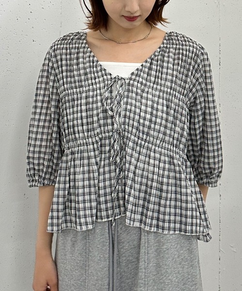 archives(アルシーヴ)の「’チェックアソート2wayシャーリングリボンブラウス’(シャツ/ブラウス・レディース・ホワイト×ネイビー/アイボリー/ホワイト×ブラック/ブラック・MEDIUM)」の6枚目の写真
