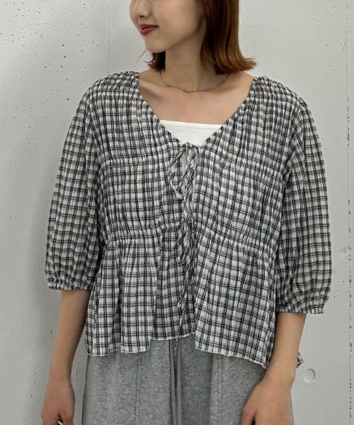 archives(アルシーヴ)の「’チェックアソート2wayシャーリングリボンブラウス’(シャツ/ブラウス・レディース・ホワイト×ネイビー/アイボリー/ホワイト×ブラック/ブラック・MEDIUM)」の5枚目の写真