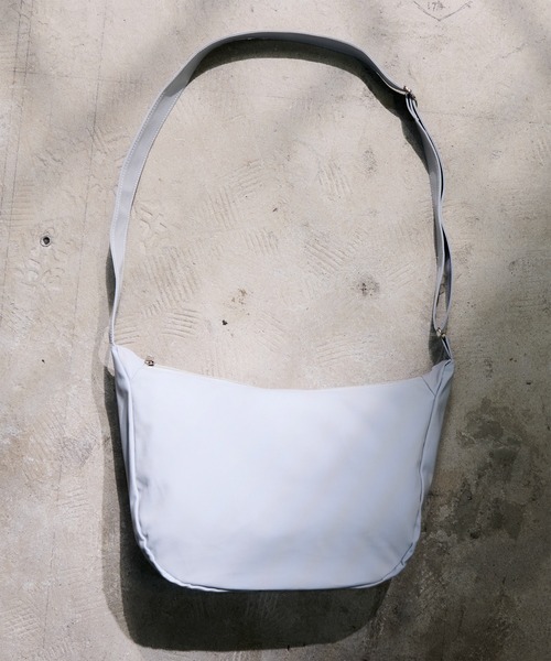CALIFORNIA OUTFITTERS（カリフォルニア アウトフィッターズ）の「5A31 シンプル ハーフムーンショルダーバッグ（ショルダーバッグ・メンズ・ブラック/ベージュ/ライトグレー・ONESIZE）」の6枚目の写真