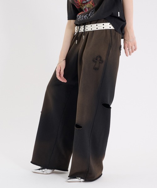 Perushu（ペルーシュ）の「CROSS DAMAGE SWEAT PANTS クロスダメージスウェットパンツ（スウェットパンツ・メンズ・ブラウン/ネイビー/ブラック・LARGE/MEDIUM）」の2枚目の写真