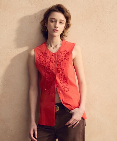 BEAUTY&YOUTH UNITED ARROWS（ビューティーアンドユースユナイテッドアローズ）の「コットンテープ エンブロイダリー ベスト（ベスト・レディース・レッド/ブラック/ナチュラル・FREE）」の7枚目の写真