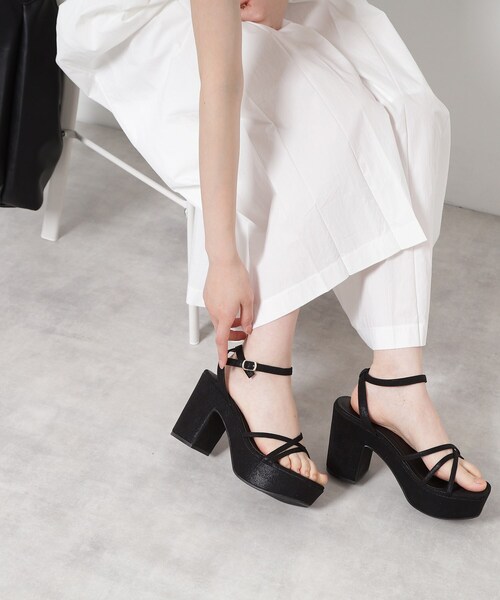 ESPERANZA（エスペランサ）の「厚底アンクルベルトサンダル（サンダル・レディース・ゴールド系/ブラック系・S/M/L/LL）」の18枚目の写真