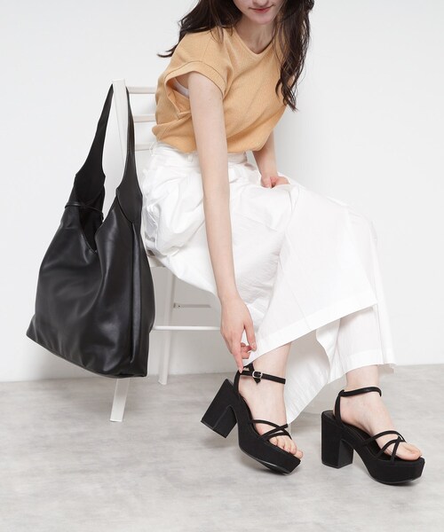 ESPERANZA（エスペランサ）の「厚底アンクルベルトサンダル（サンダル・レディース・ゴールド系/ブラック系・S/M/L/LL）」の19枚目の写真