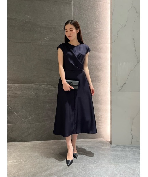 ESTNATION(エストネーション)の「ESTNATION / ポリエステル ツイル ノースリーブ ワンピース(ワンピース・レディース・ブルー/ベージュ/ネイビー・36/38)」の19枚目の写真