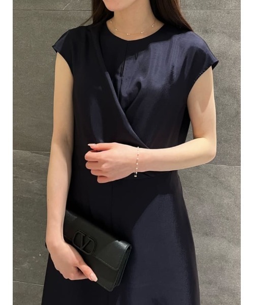 ESTNATION(エストネーション)の「ESTNATION / ポリエステル ツイル ノースリーブ ワンピース(ワンピース・レディース・ブルー/ベージュ/ネイビー・36/38)」の21枚目の写真