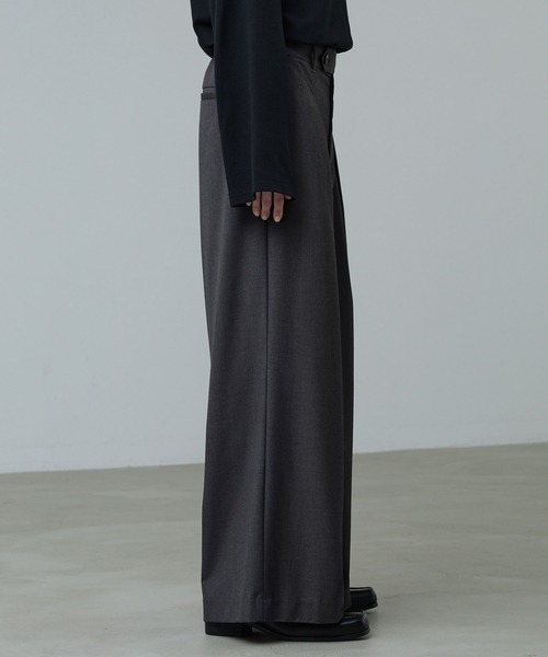 CALLNE（カルネ）の「【CALLNE】 Box Tuck Relaxed Wide Pants / ボックスタックリラックスワイドパンツ（スラックス・メンズ・チャコールグレー/ブラック・L/M）」の22枚目の写真