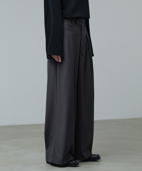 CALLNE（カルネ）の「【CALLNE】 Box Tuck Relaxed Wide Pants / ボックスタックリラックスワイドパンツ（スラックス・メンズ・チャコールグレー/ブラック・L/M）」の21枚目の写真